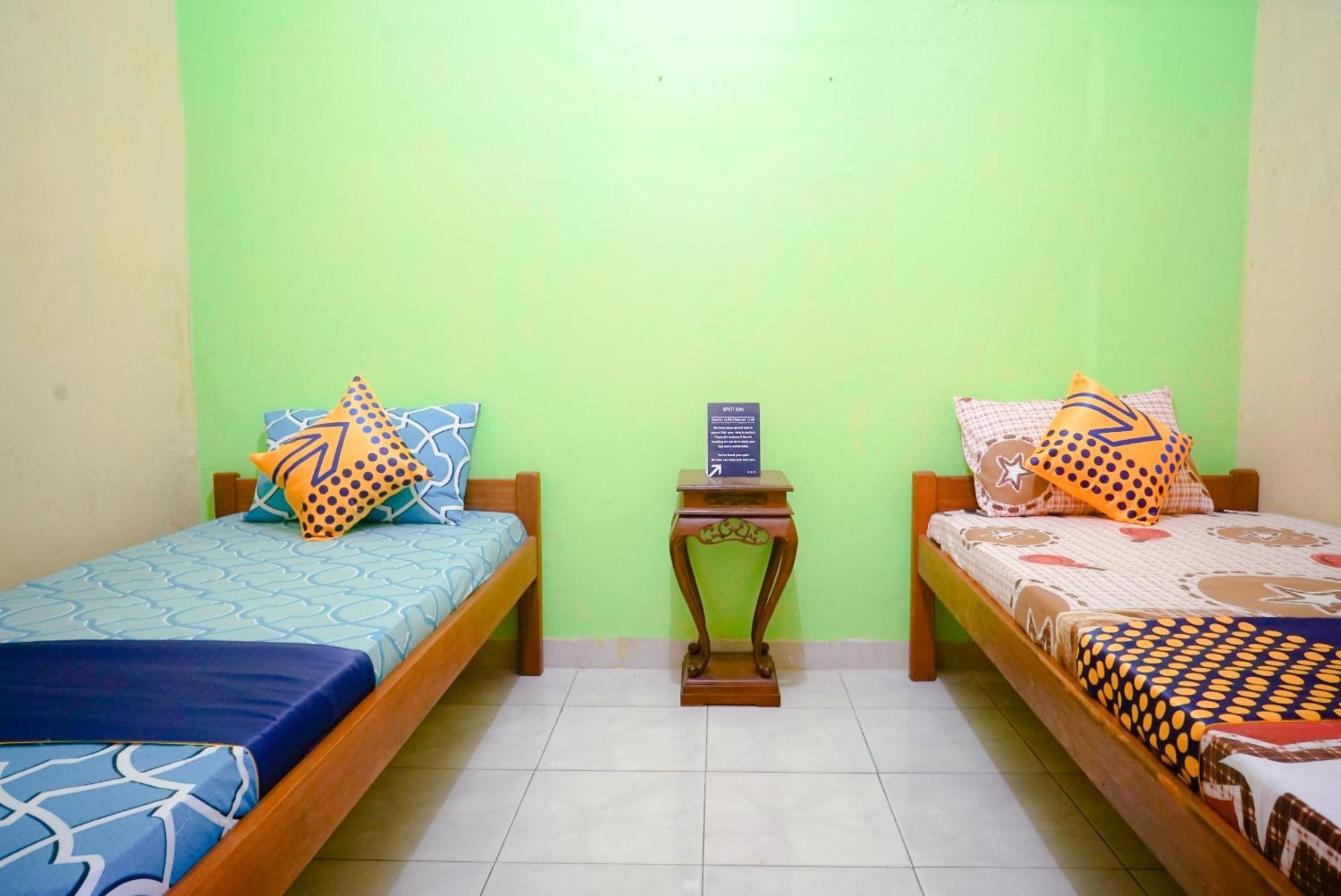 Oyo 2440 Wallet Family Residence Syariah Lumajang Εξωτερικό φωτογραφία